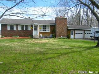 70 Blumer Rd, Pennellville, NY 13132-3253