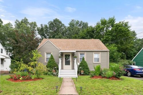 85 Lenox St, Manchester, CT 06040-4321