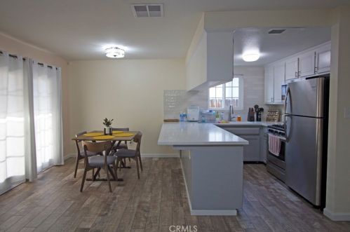 6001 Stone Bridge Ln, Bakersfield CA  93313-3386 exterior