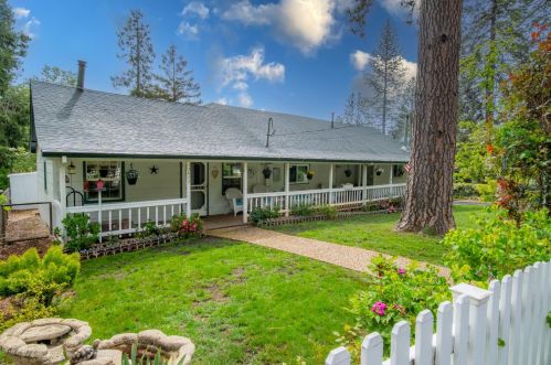 13687 Wheeler Acres Rd, Grass Valley, CA 95949-9588