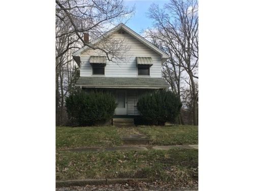2219 Kensington Ave, Youngstown, OH 44505-2524