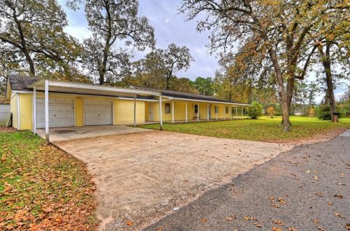 10637 Fussel Rd, Conroe, TX 77385-7214