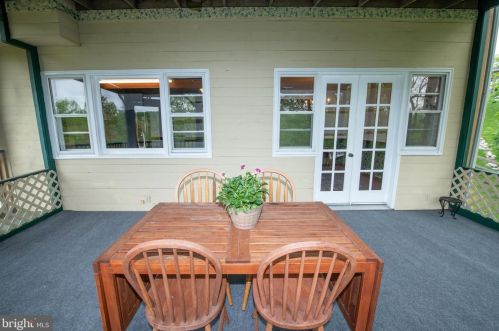 173 Marmic Dr, Southampton PA 18966-1724 exterior