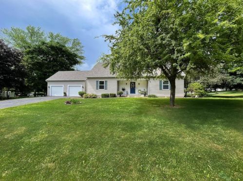 252 Sunset Dr, Valpo, IN 46383-6348