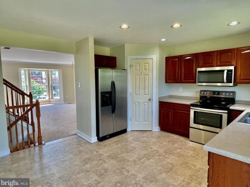 232 Country Ridge Dr, Red Lion PA  17356-8866 exterior