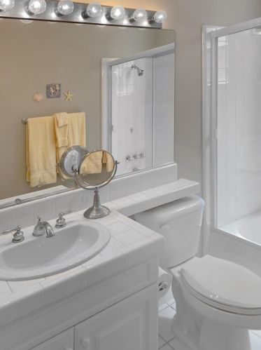 304 Goldenwest St, Huntington Beach CA 92648-2600 exterior