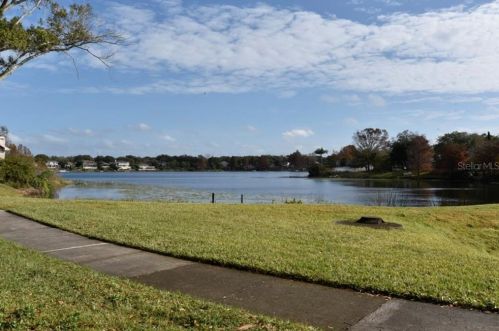 3120 Bridgehampton Ln, Orlando, FL 32812-5945