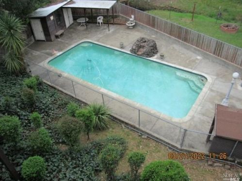 930 Live Oak Ave, Ukiah CA  95482-3733 exterior