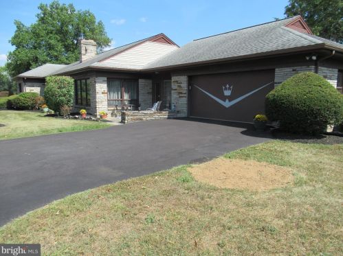 1819 Spring Rd, Carlisle, PA 17013-1151