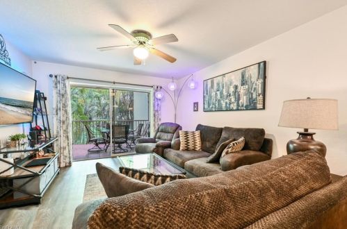 15405 Cedarwood Ln, Naples, FL 34110-8026