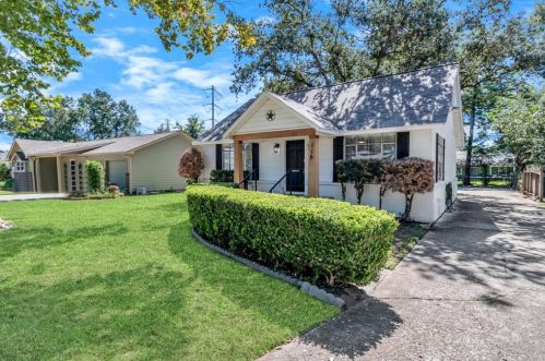 116 Oak St, Deer Park TX  77536-4102 exterior