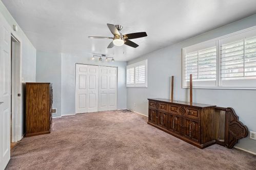 1664 Nash Ave, Pittsburgh PA 15235-2332 exterior