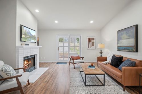 30807 Arlington St, Santa Clarita CA  91384-2453 exterior