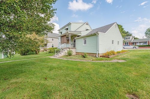 1823 Raymond Ave, Latrobe, PA 15650-3085