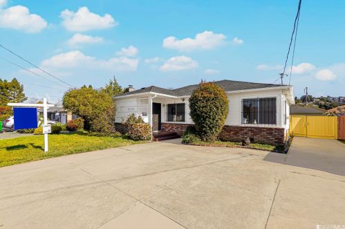 16326 Ria Dr, San Leandro, CA 94578-3132