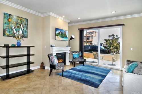 1207 Delaware St, Huntington Beach CA  92648-4107 exterior