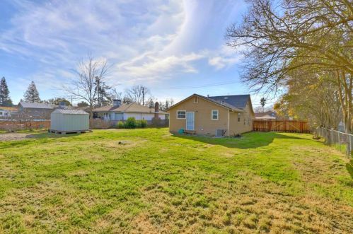 9665 Kent St, Elk Grove CA  95624-2432 exterior