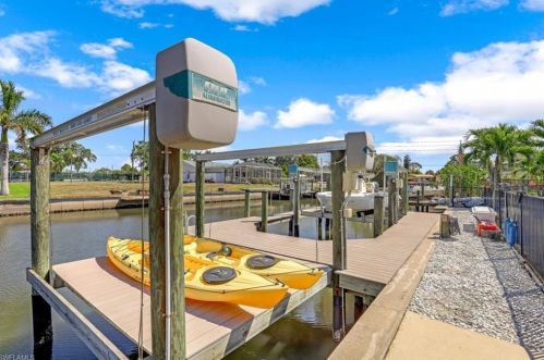 207 6th St, Bonita Springs, FL 34134-7400