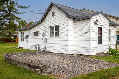 233 Sanner St, Somerset, PA 15501-2233