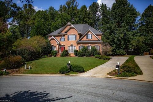 2712 Southwick Dr, Greensboro, NC 27455-0836
