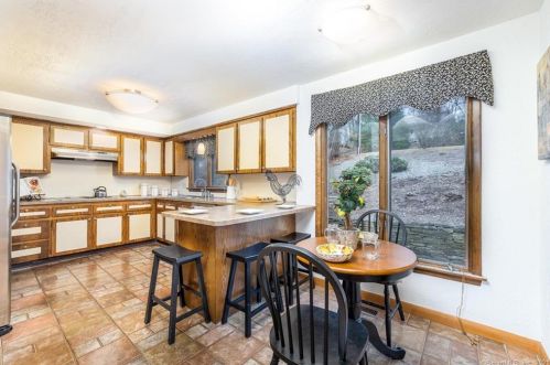 80 Mount Sumner Dr, Manchester CT  06043-7248 exterior