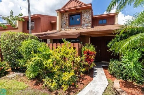465 14th St, Dania Beach, FL 33004-4629