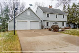 1809 Woodland Ridge Rd, Wausau, WI 54403-2389