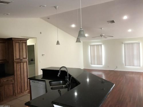 1421 6th Ave, Cape Coral FL  33909-1360 exterior