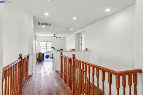 66 Sunchase Ct, Oakley CA  94561-4425 exterior