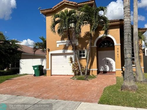 7961 197th St, Hialeah, FL 33015-6362