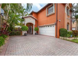 9464 154th Ave, Miami, FL 33196-1142