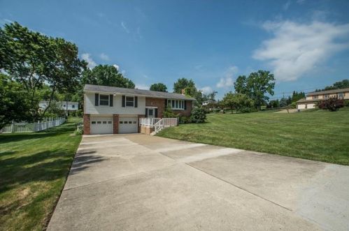 1350 Deepwood Dr, Pittsburgh, PA 15241-3402