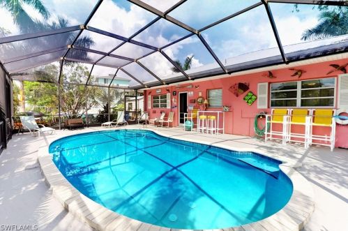 267 Flamingo St, Fort Myers Beach FL  33931-4311 exterior