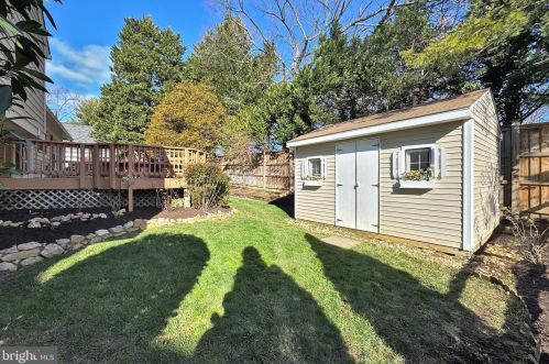5424 Rilian Ct, Springfield VA  22015-2171 exterior