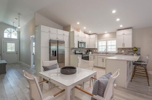 568 95th Ave, Naples FL  34108-2453 exterior