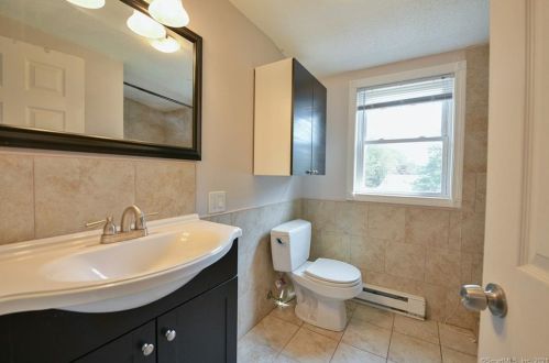 9 Stephen Ct, New Britain CT  06053-1633 exterior