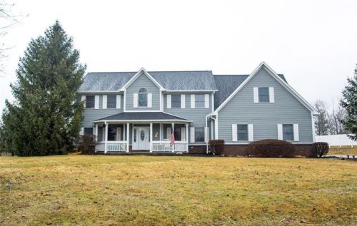 9998 Wind River Run, Woodbury, IN 46055-9453