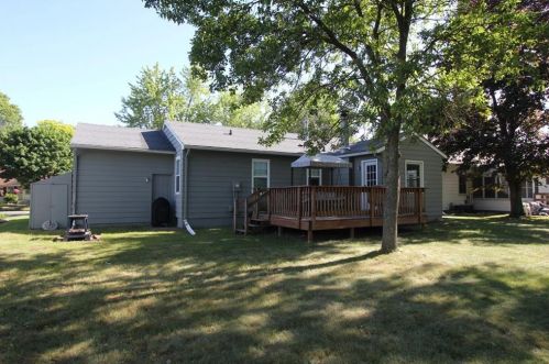 121 Macarthur Ave, Eau Claire, WI 54701-6322