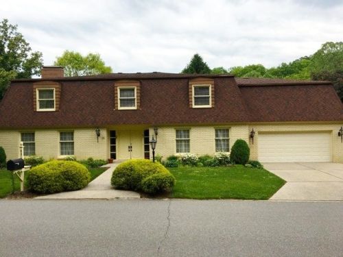 93 Camelot Dr, Huntington, WV 25701-5302