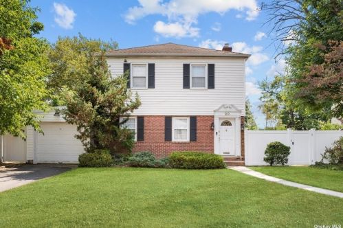20 Adele Rd, Cedarhurst, NY 11516-1420