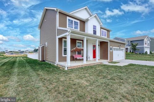 192 Winifred Dr, Hanover PA  17331 exterior