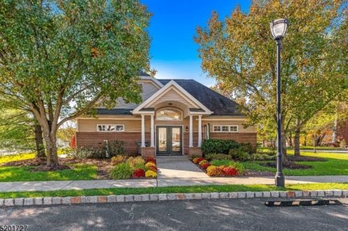 4 Stevens Ln, Martinsville NJ  08836-2249 exterior