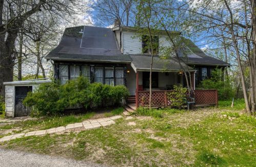 8345 Granville Rd, Milwaukee, WI 53224-2762