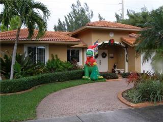 15821 42nd Ter, Miami, FL 33185-3822
