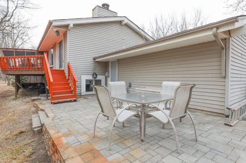 225 87 St, Kenosha WI 53142-2521 exterior