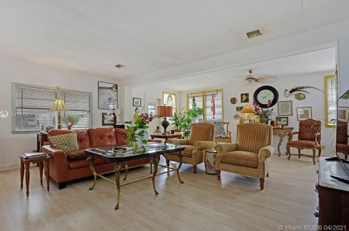 12375 Military Trl, Boynton Beach FL  33436-5575 exterior