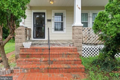 3208 21st St, Washington DC  20020-2806 exterior