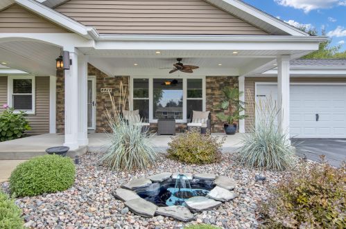 6925 Johnson Ct, Waterford, WI 53185-2268