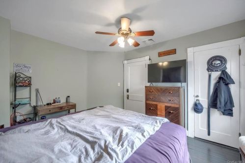 2 Riverside Dr, Airmont NY  10901-5703 exterior