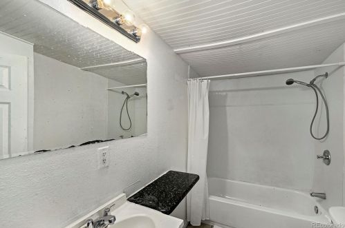 620 Newton St, Denver CO 80204-4708 exterior